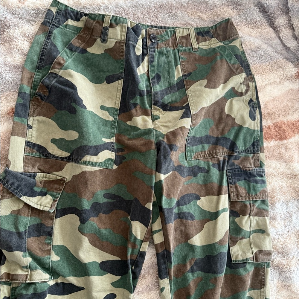 Never worn camo pants